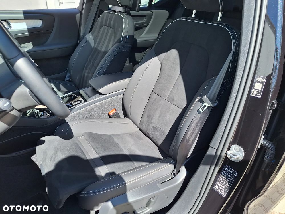 Volvo XC 40 B3 Ultra Dark - 11