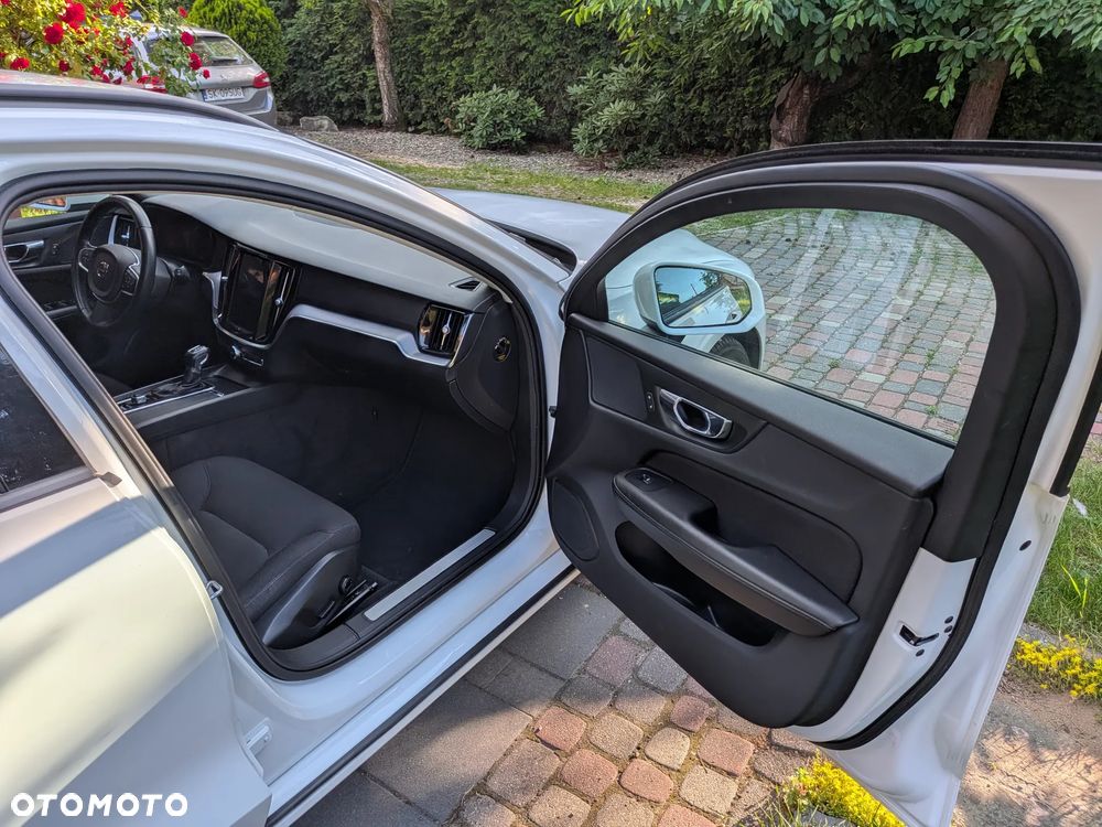 Volvo V60 D4 Momentum - 28