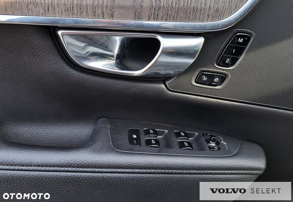 Volvo V90 Cross Country - 28