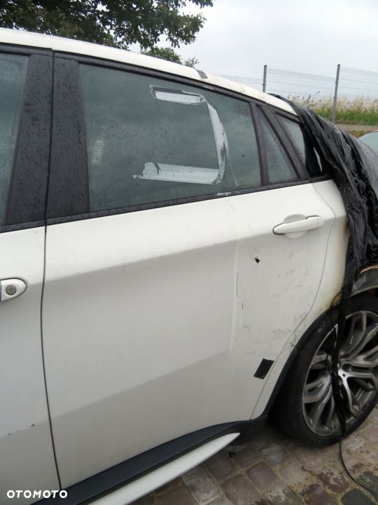 DRZWI TYLNE LEWE X6 I E71 300  BIAŁY BMW 2007-2011 ALPIN WEISS - 1