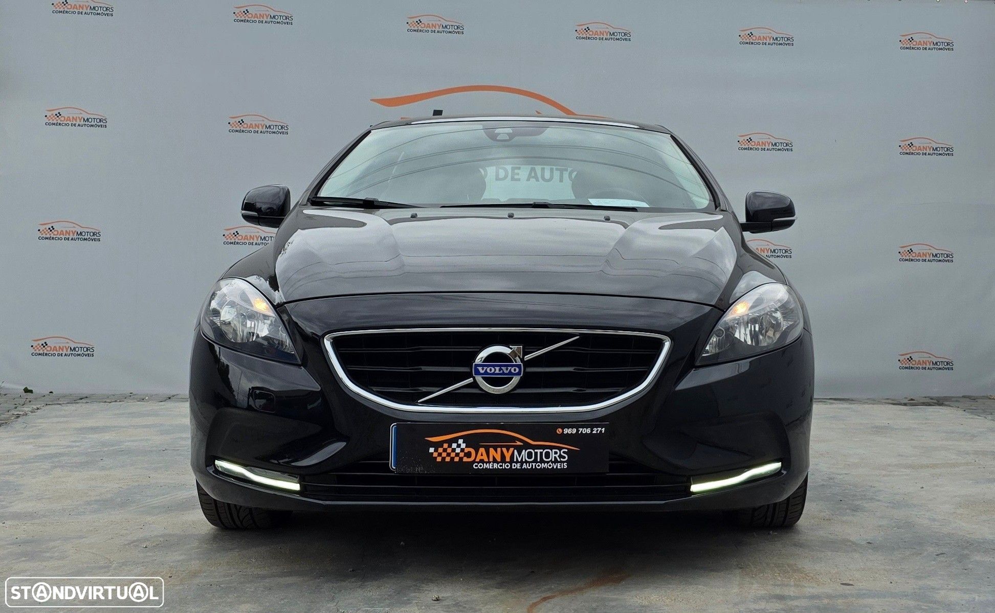 Volvo V40 1.6 D2 Momentum - 1