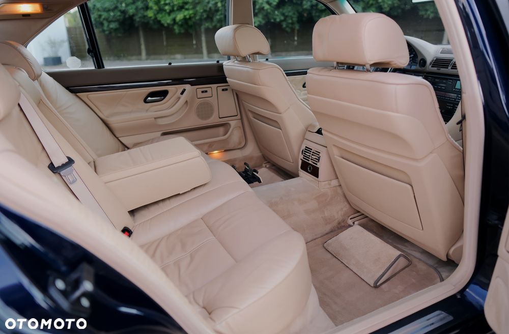 BMW Seria 7 740iL - 21