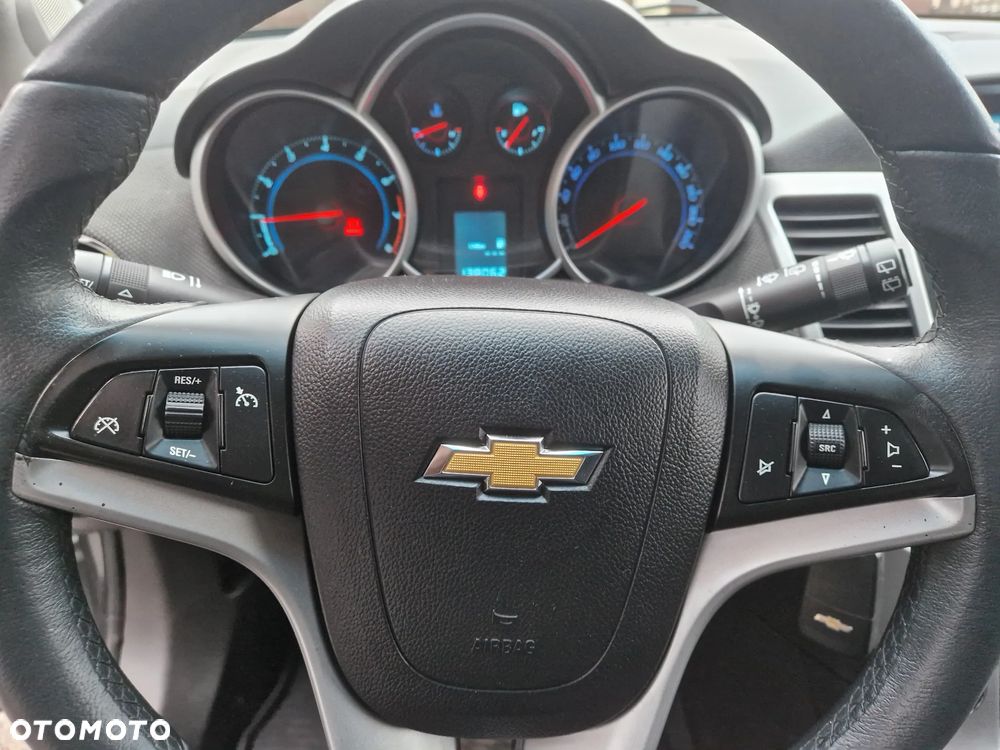 Chevrolet Cruze 1.6 LS+ - 11