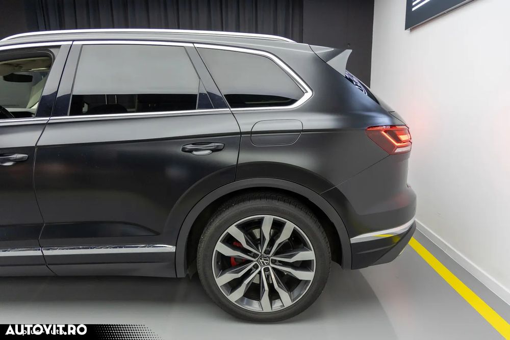 Volkswagen Touareg 3.0 V6 e-Hybrid 4Motion Aut. Atmosphere - 8