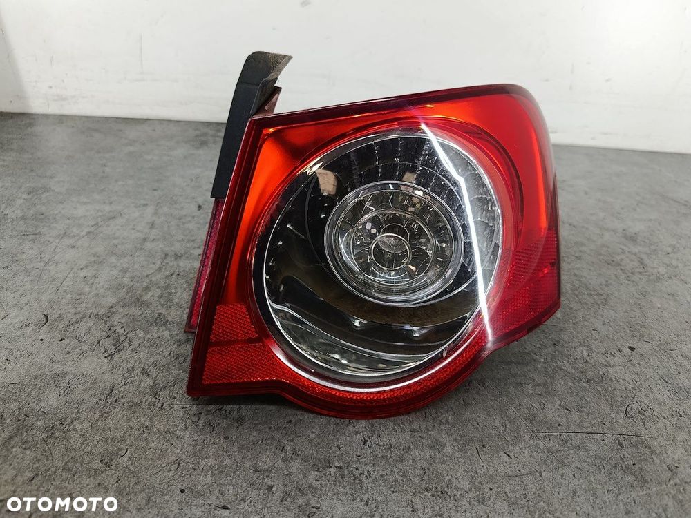 LAMPA TYLNA PRAWA VW PASSAT B6 3C5945096C SEDAN - 1