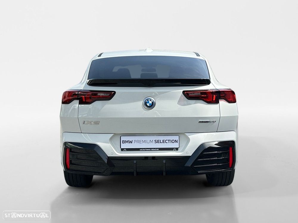 BMW iX2 eDrive20 - 4
