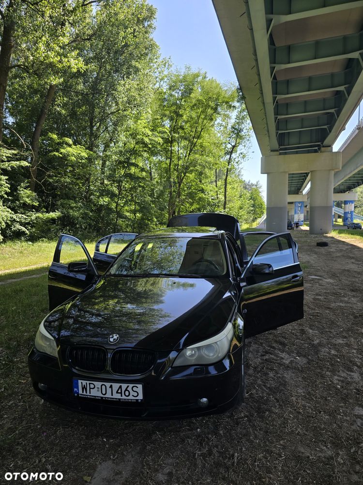 BMW Seria 5 525d - 34