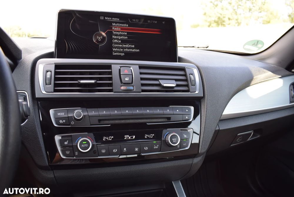 BMW Seria 2 220d Sport-Aut. - 22