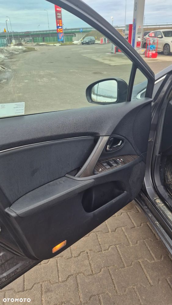 Toyota Avensis 2.0 D-4D Premium - 15