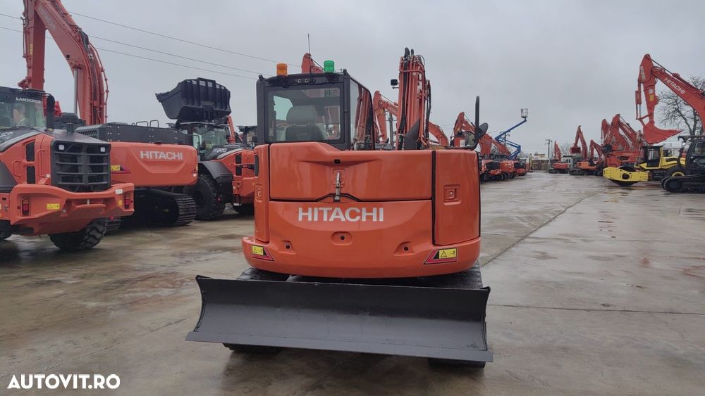 Hitachi ZX85, 9,3 TONE, 2023, 1.965h, CUPLA RAPIDA HIDRAULICA, cupe ingusta si lata NOI, cupa taluz neinclinabila NOUA, senile cauciuc PAD, LAMA NIVELARE, Instalatia picon pe brate, Aer cond, sistem antifurt, Ad sapare 5m,ridica 5t, CA NOU-PROMOTIE 64.900Eur - 26