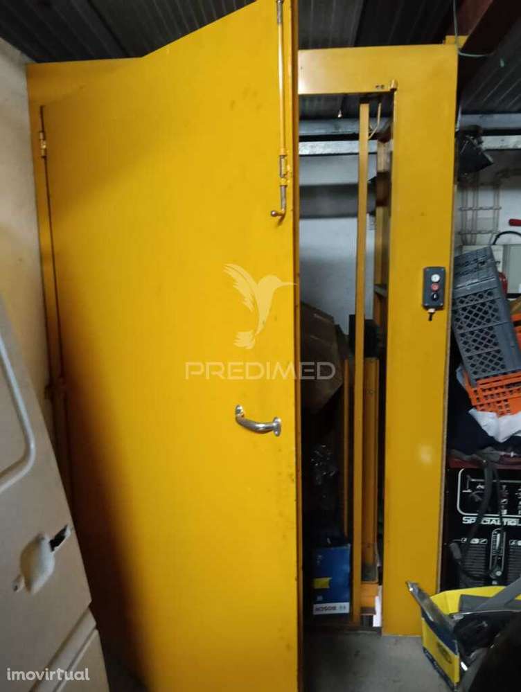 Armazém/Oficina Auto em Moinhos da Funcheira (Amadora) - Grande imagem: 4/25