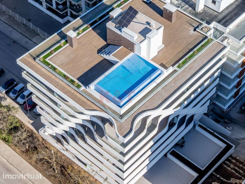 Apartamento T2 Mobilado, boas varandas com Piscina e Garagem - Grande imagem: 2/36