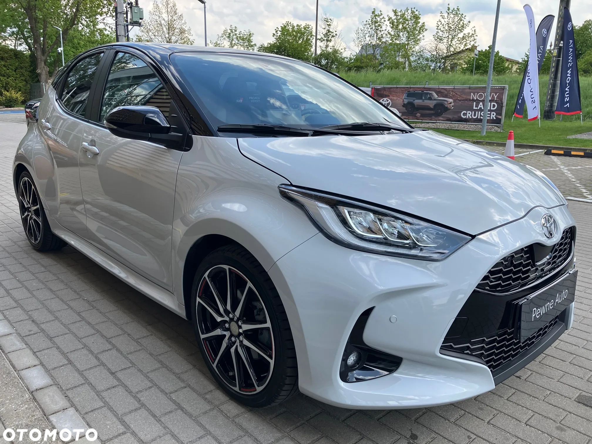 Toyota Yaris Hybrid 1.5 GR Sport - 11