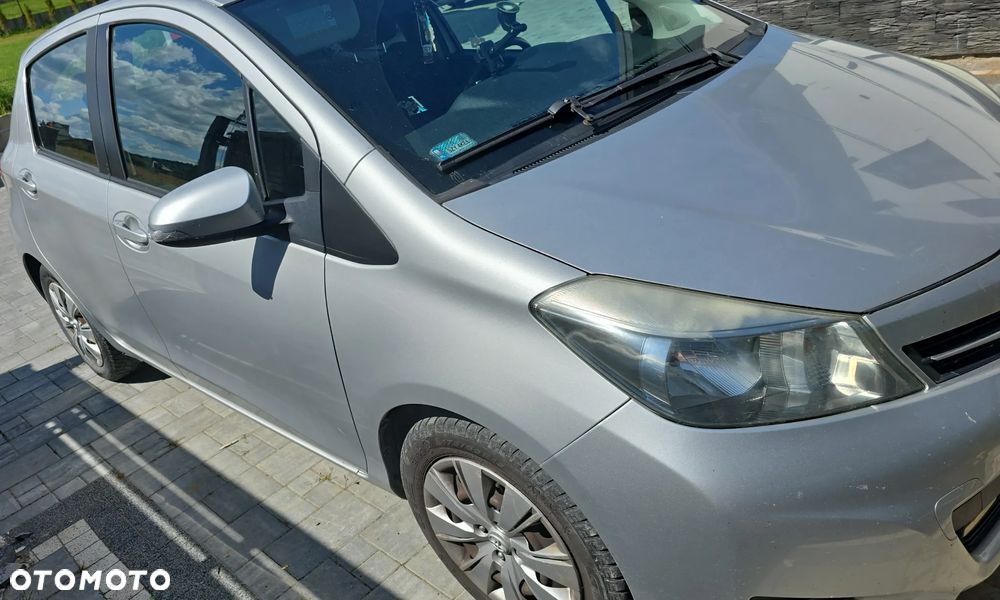 Toyota Yaris 1.33 Premium - 2