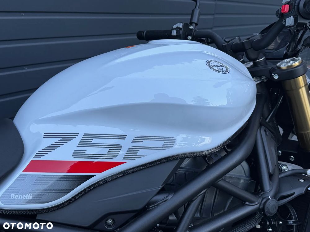 Benelli 752 S - 5