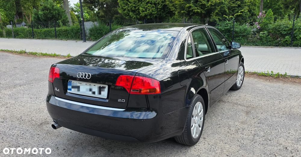 Audi A4 Limousine - 15