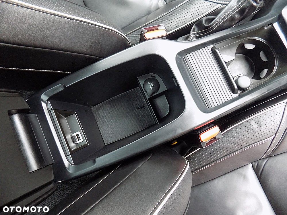 Volvo V40 D3 Drive-E R-Design Momentum - 22
