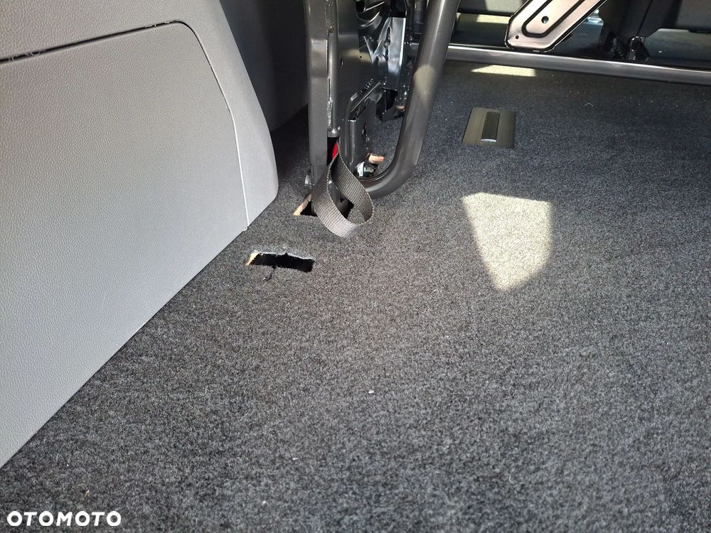 Volkswagen Caravelle - 22