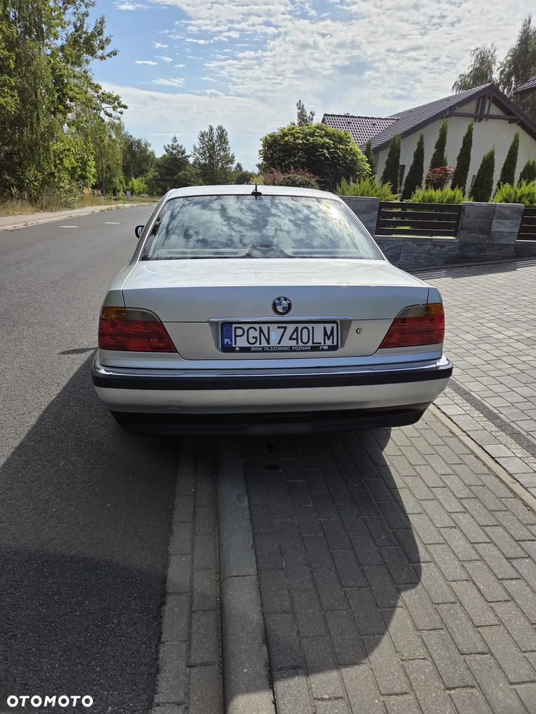 BMW Seria 7 740d - 4