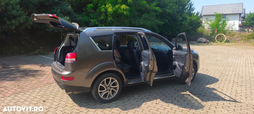 Citroën C-Crosser 2.2 HDI Exclusive - 10