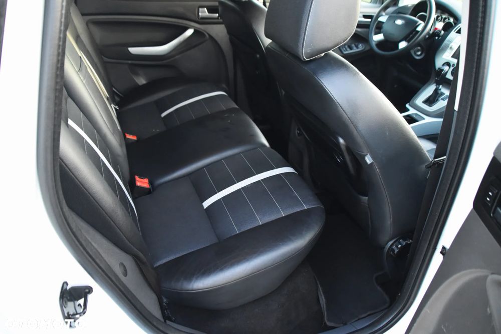 Ford Kuga 2.5 4x4 White Magic - 12