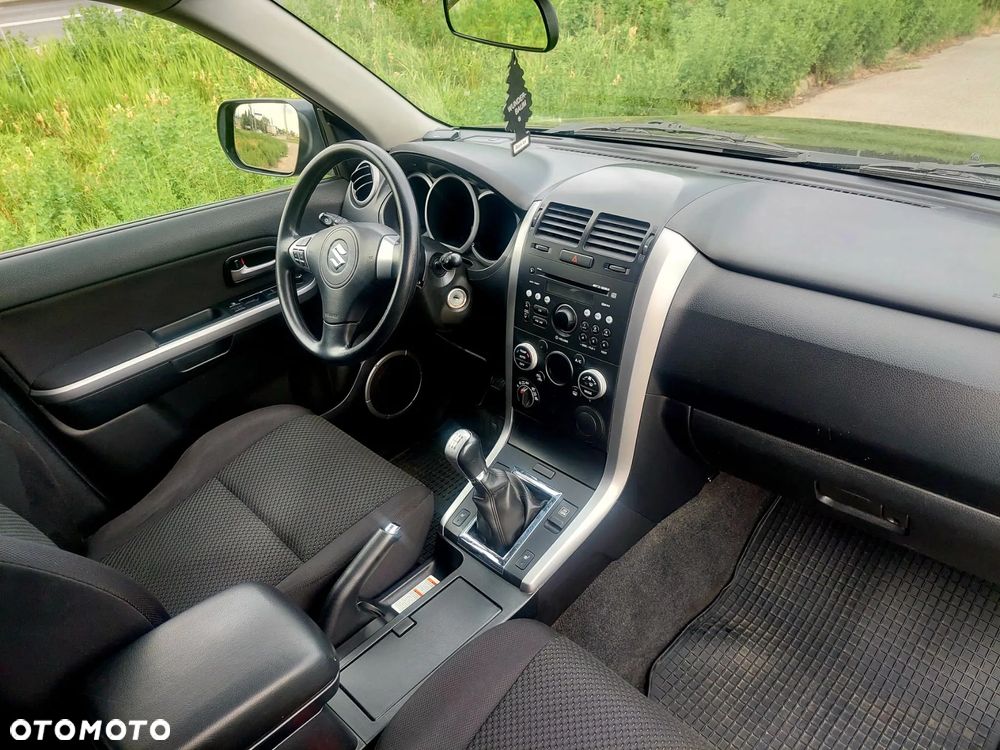 Suzuki Grand Vitara 2.0 Comfort - 12