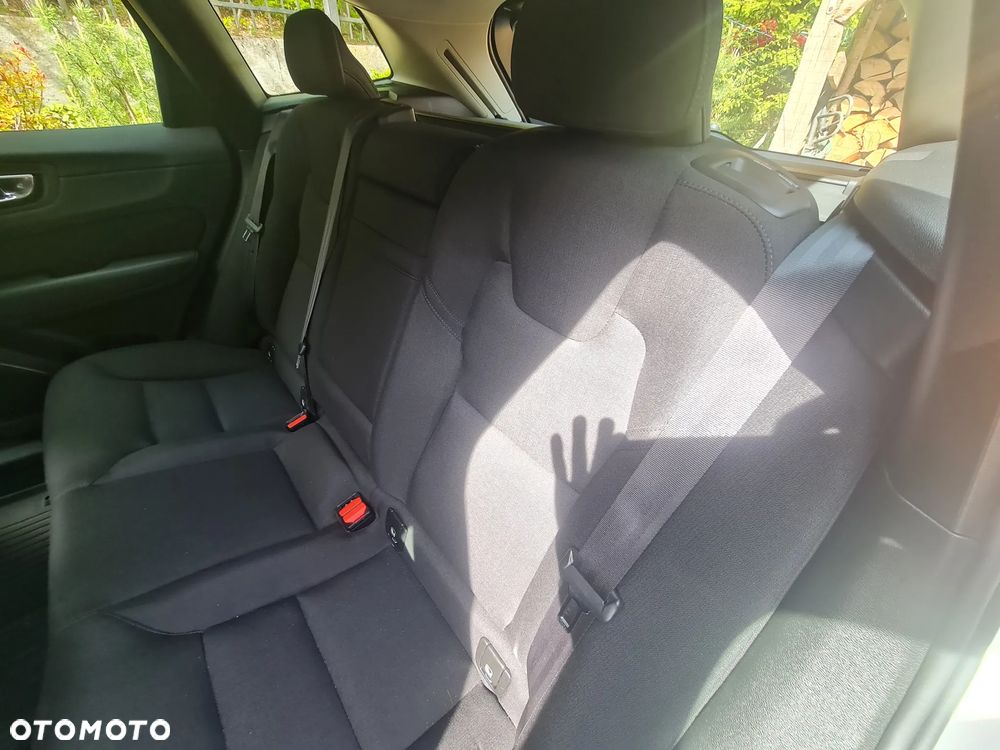 Volvo XC 60 B4 B Momentum Pro - 9