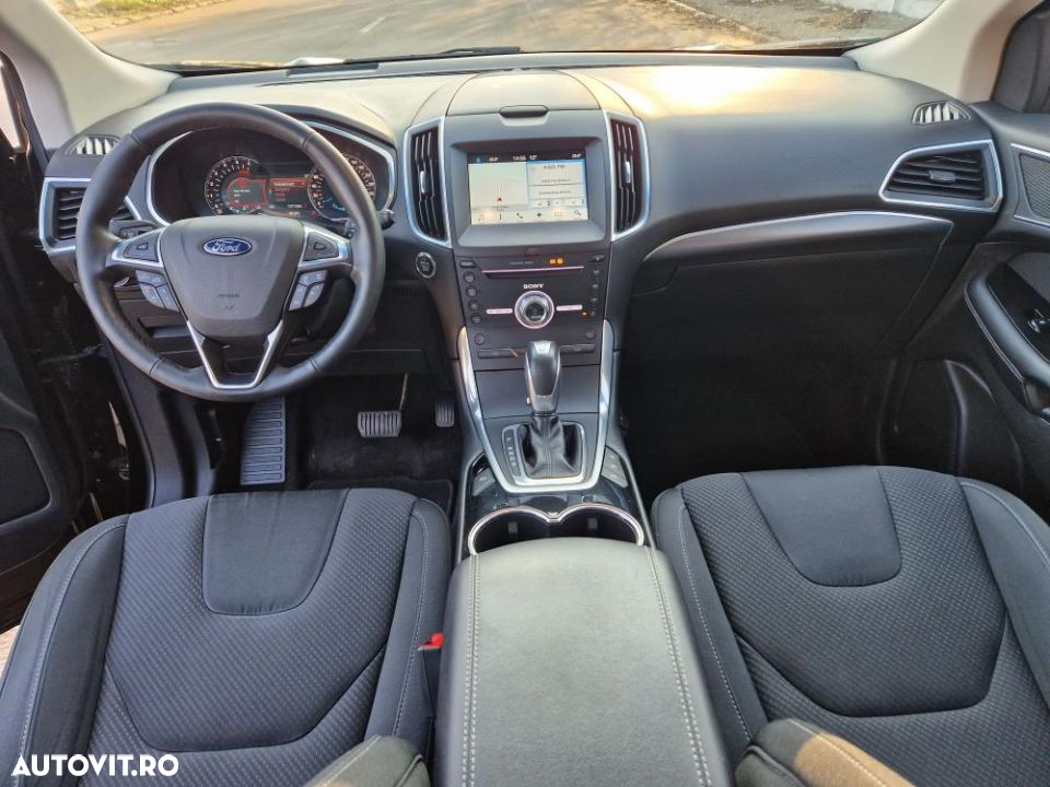 Ford Edge 2.0 TDCi Powershift Titanium - 33