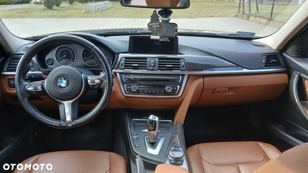 BMW Seria 3 330d Sport-Aut Luxury Line - 31