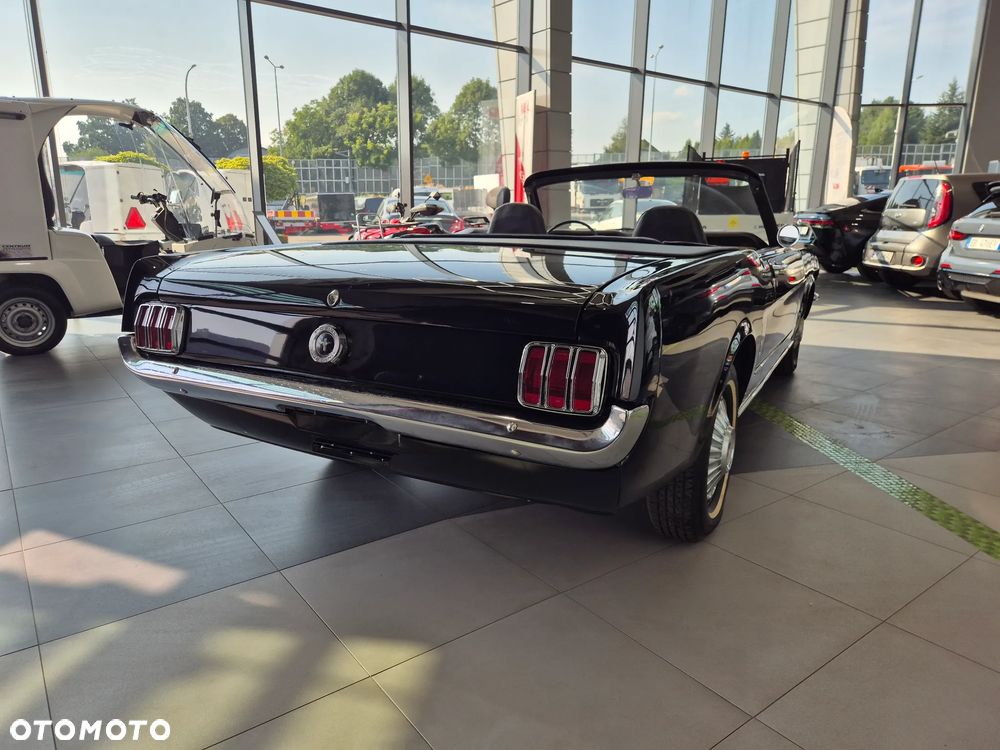 Ford Mustang - 8
