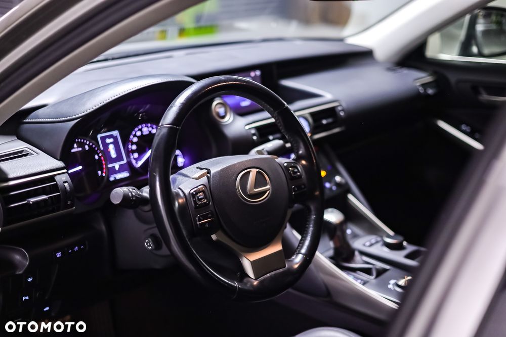 Lexus IS 200t / 300 Elegance - 24