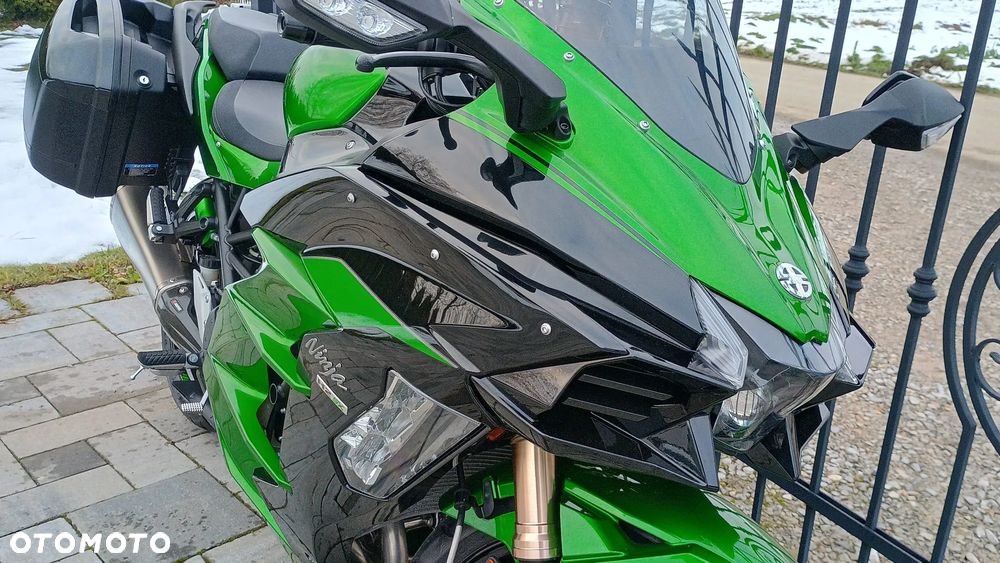 Kawasaki Ninja H2 SX - 12