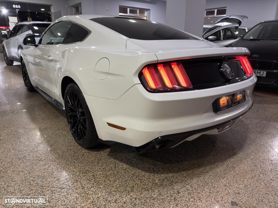 Ford Mustang 2.3i EcoBoost - 25