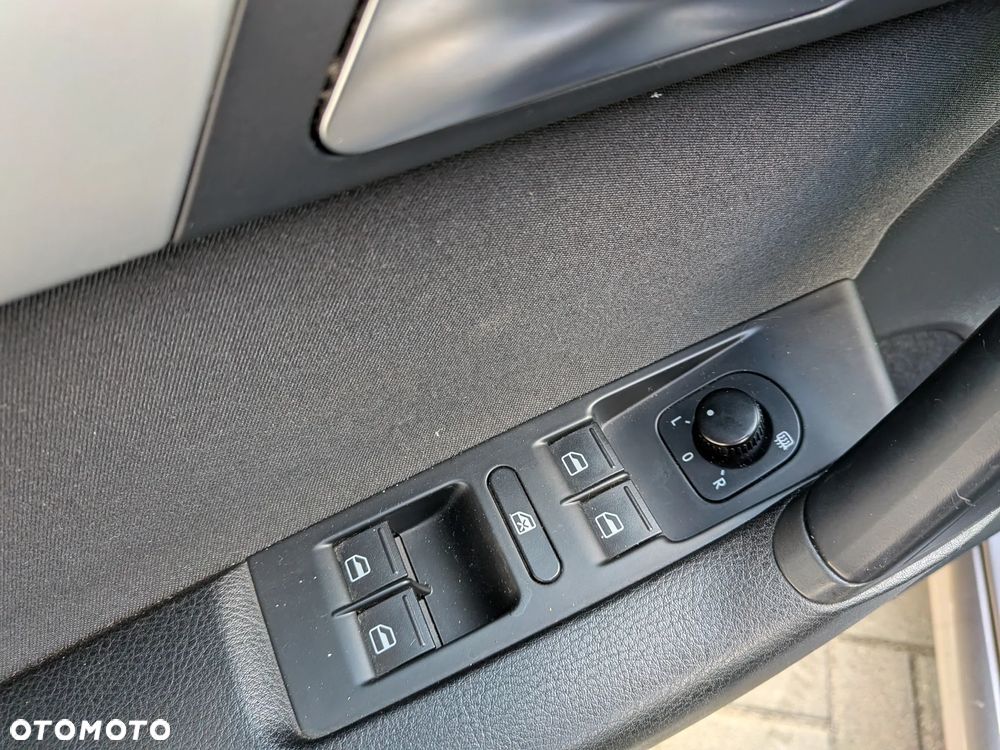 Volkswagen Passat - 12