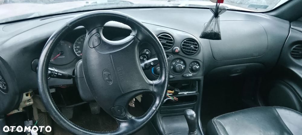 HYUNDAI COUPE 2.0 BENZYNA - 9