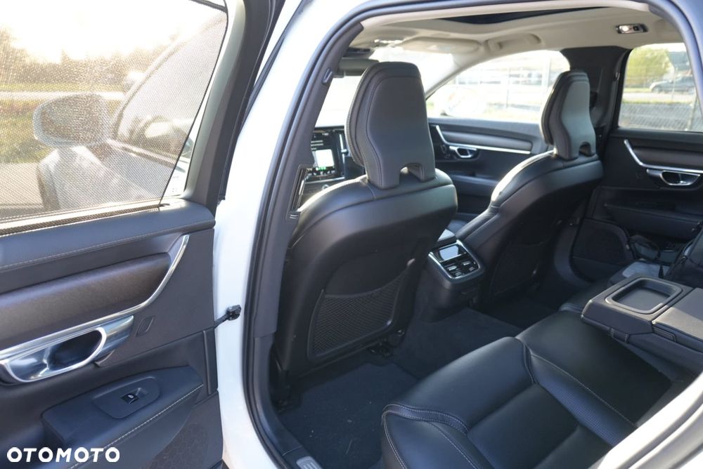 Volvo V90 Cross Country D5 AWD Pro - 19