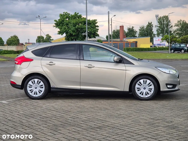 Ford Focus 1.5 TDCi Trend - 6