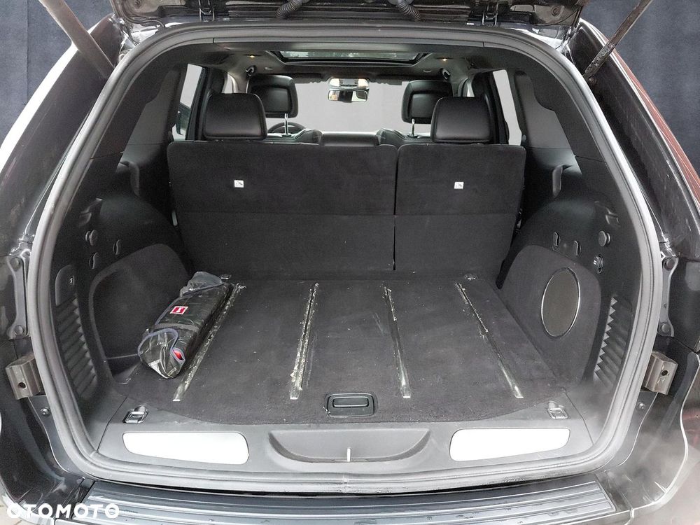 Jeep Cherokee - 30
