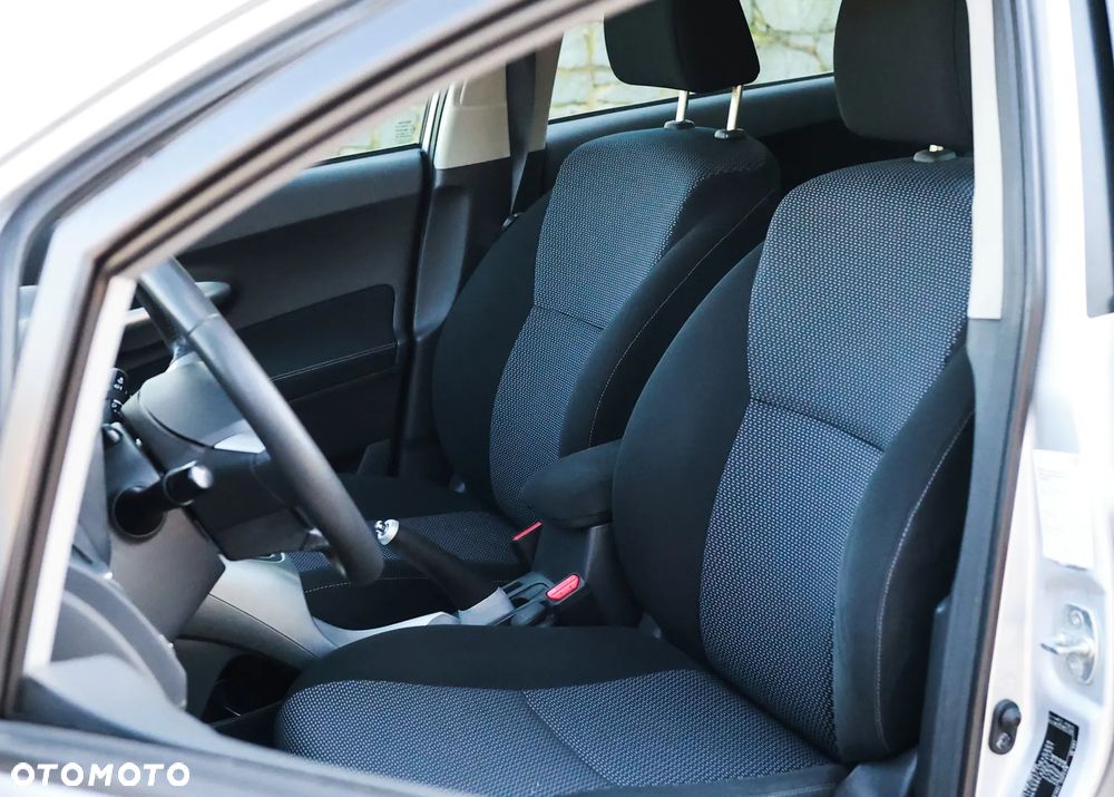 Toyota Auris 1.4 D-4D Edition - 12