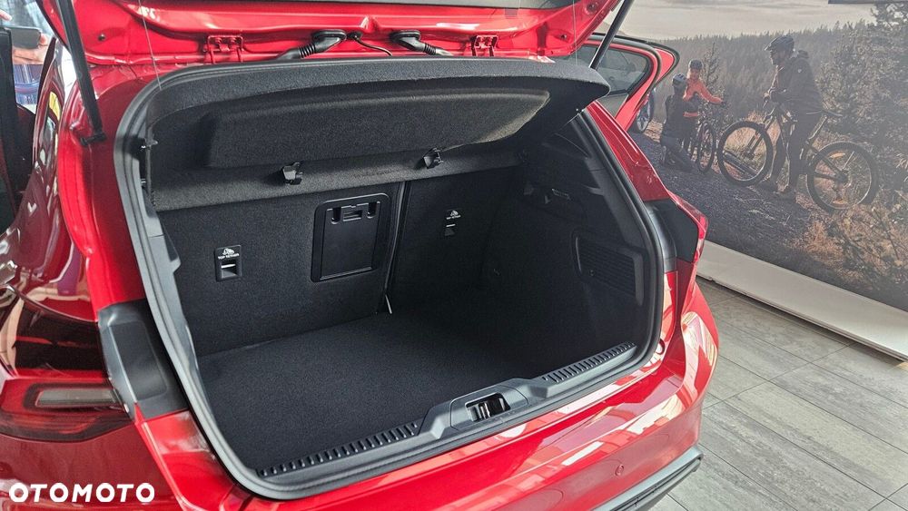 Ford Focus 1.0 EcoBoost Hybrid ST-LINE X - 12