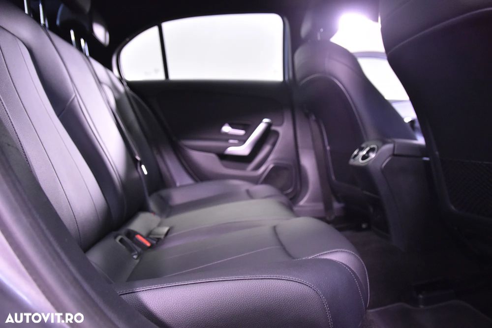 Mercedes-Benz A 180 7G-DCT - 12