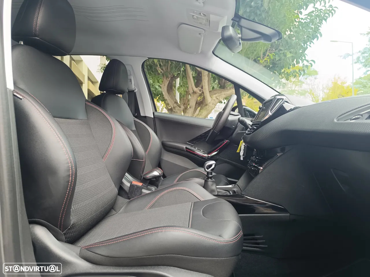 Peugeot 2008 1.2 PureTech GT Line - 21