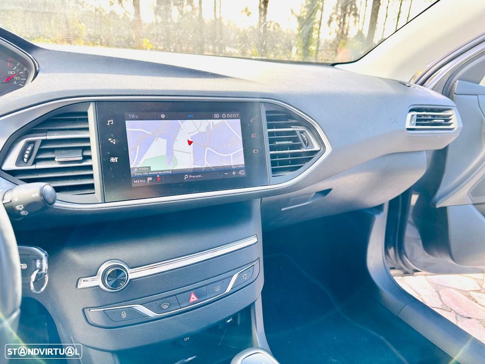 Peugeot 308 1.2 PureTech Style - 12