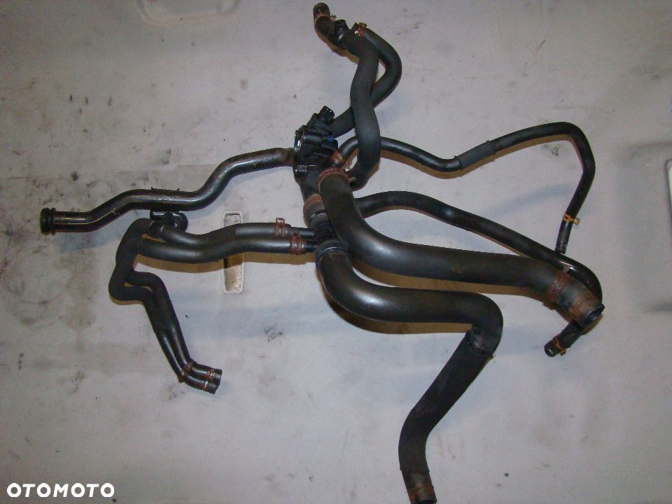 WĄŻ RURA PRZEWÓD KRÓCIEC WODY TERMOSTAT VIVARO TRAFIC MASTER 2.5 DCI CDTI G9U - 2