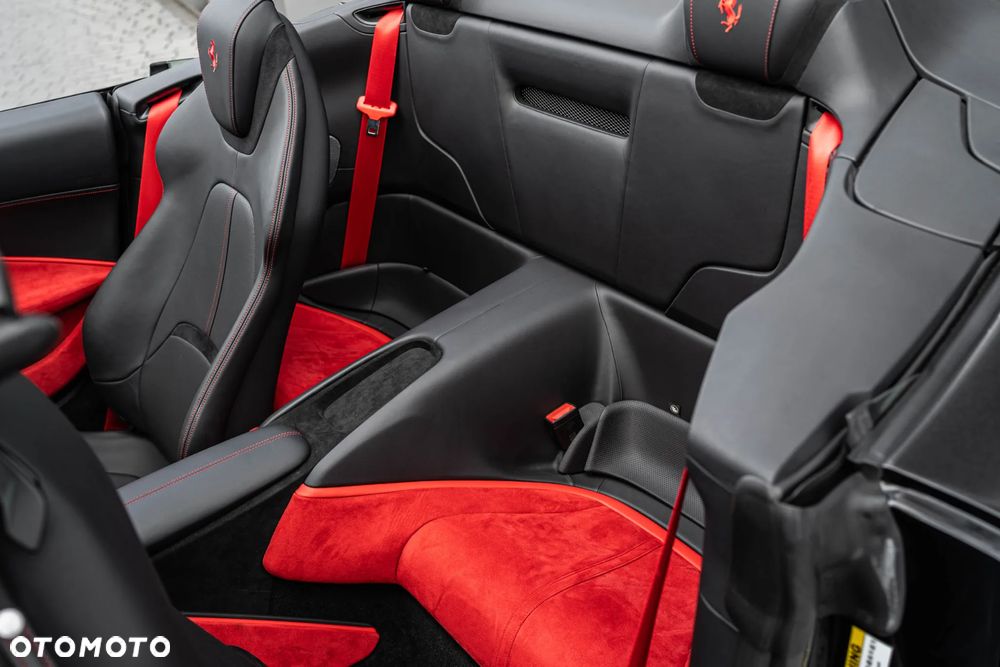 Ferrari Roma Spider - 23