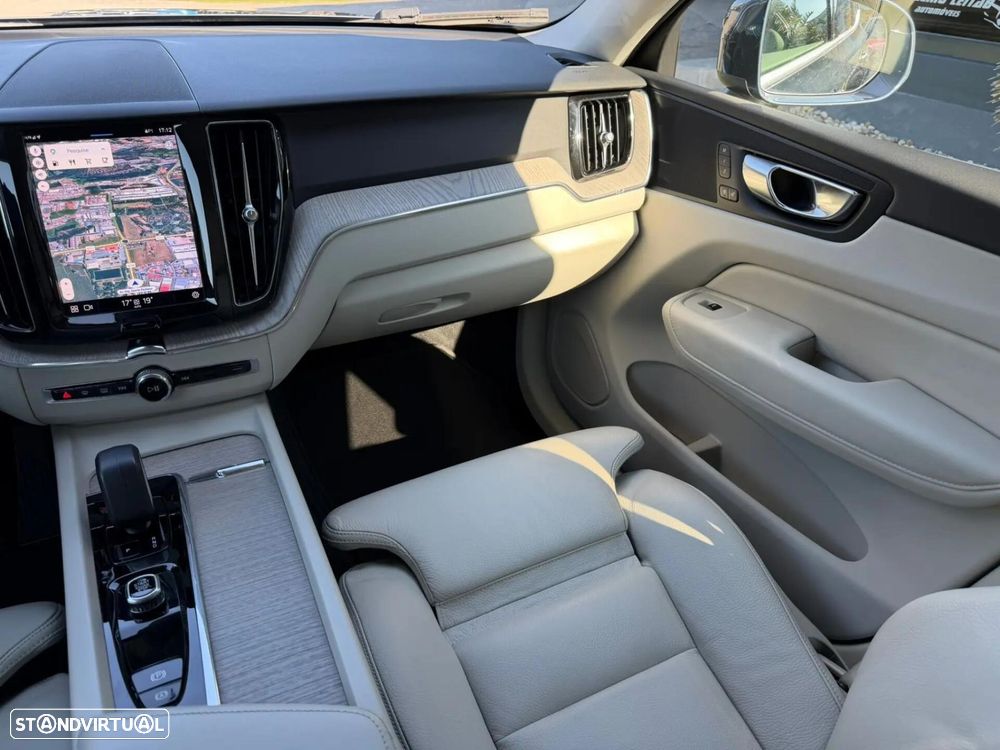 Volvo XC 60 2.0 B4 Plus Bright - 27