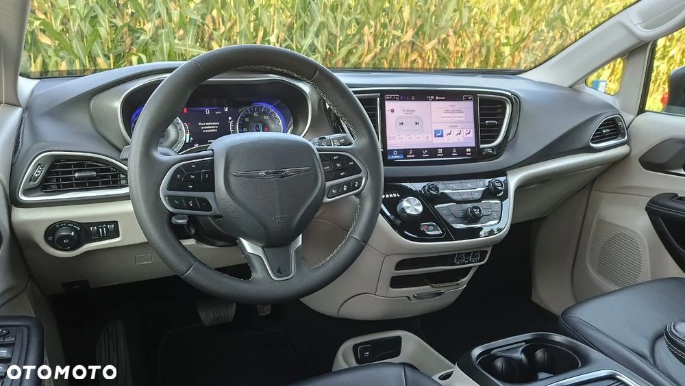 Chrysler Pacifica - 19
