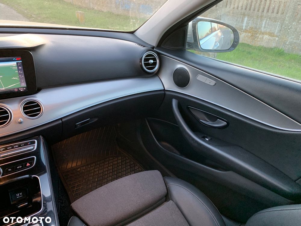 Mercedes-Benz Klasa E 220 d 4-Matic Avantgarde - 24