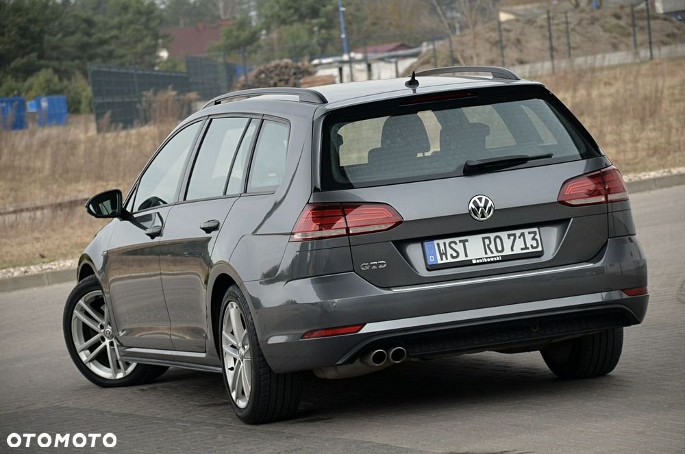 Volkswagen Golf - 8