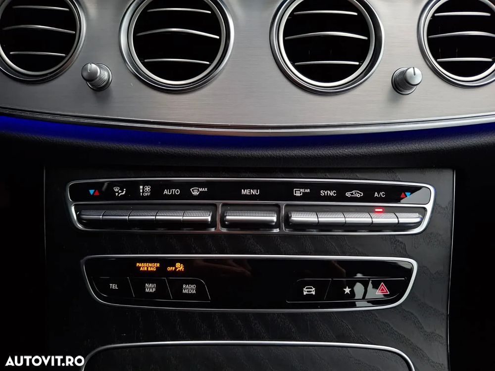 Mercedes-Benz E 200 9G-TRONIC - 30